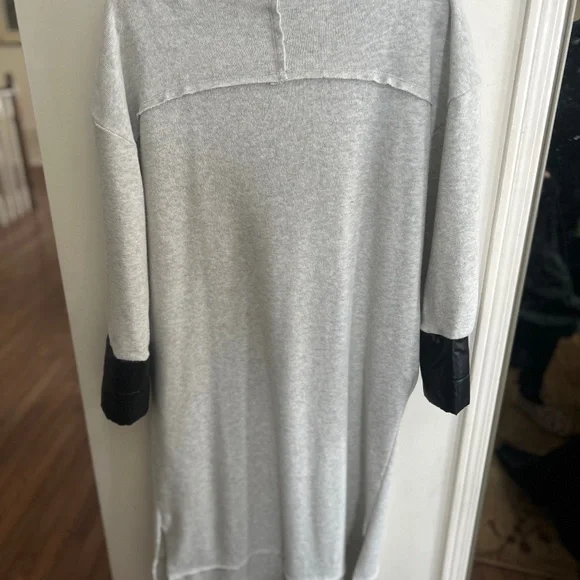 Dress - Picture 1 of 1